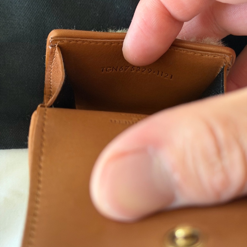 Saint Laurent AirPods Pro shearling case - Picture 5 of 5